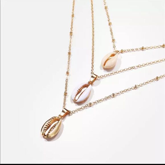 Marvelous Triple Layer Cowrie Shell Necklace (H3) - Picture 2 of 8